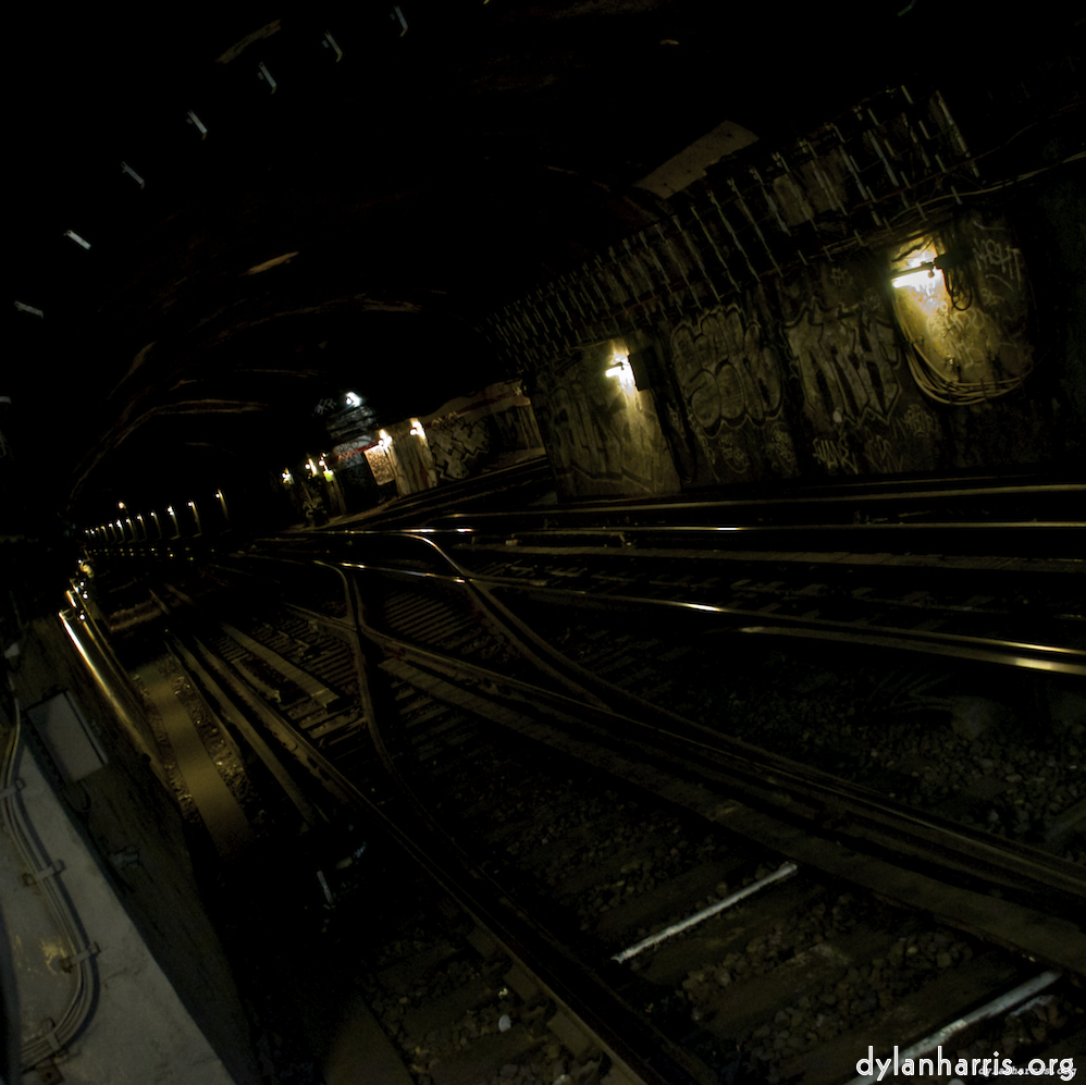 image: Dit is ‘metro (i) 4’.