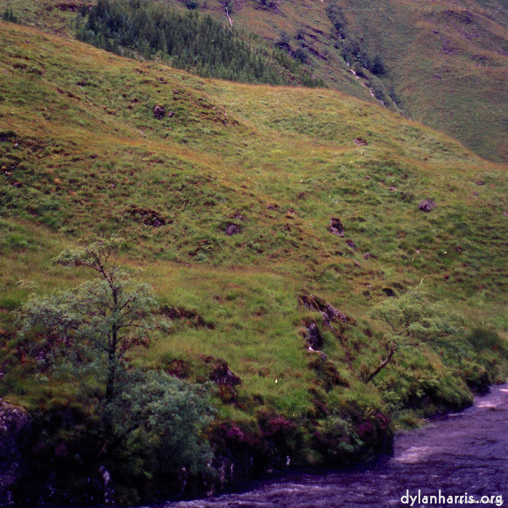 image: Voici ‘highlands (x) 2’.