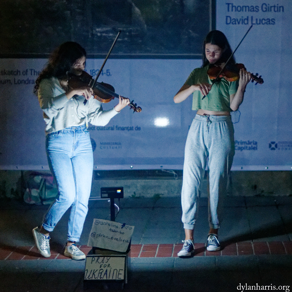 image: two buskers in bucharest
