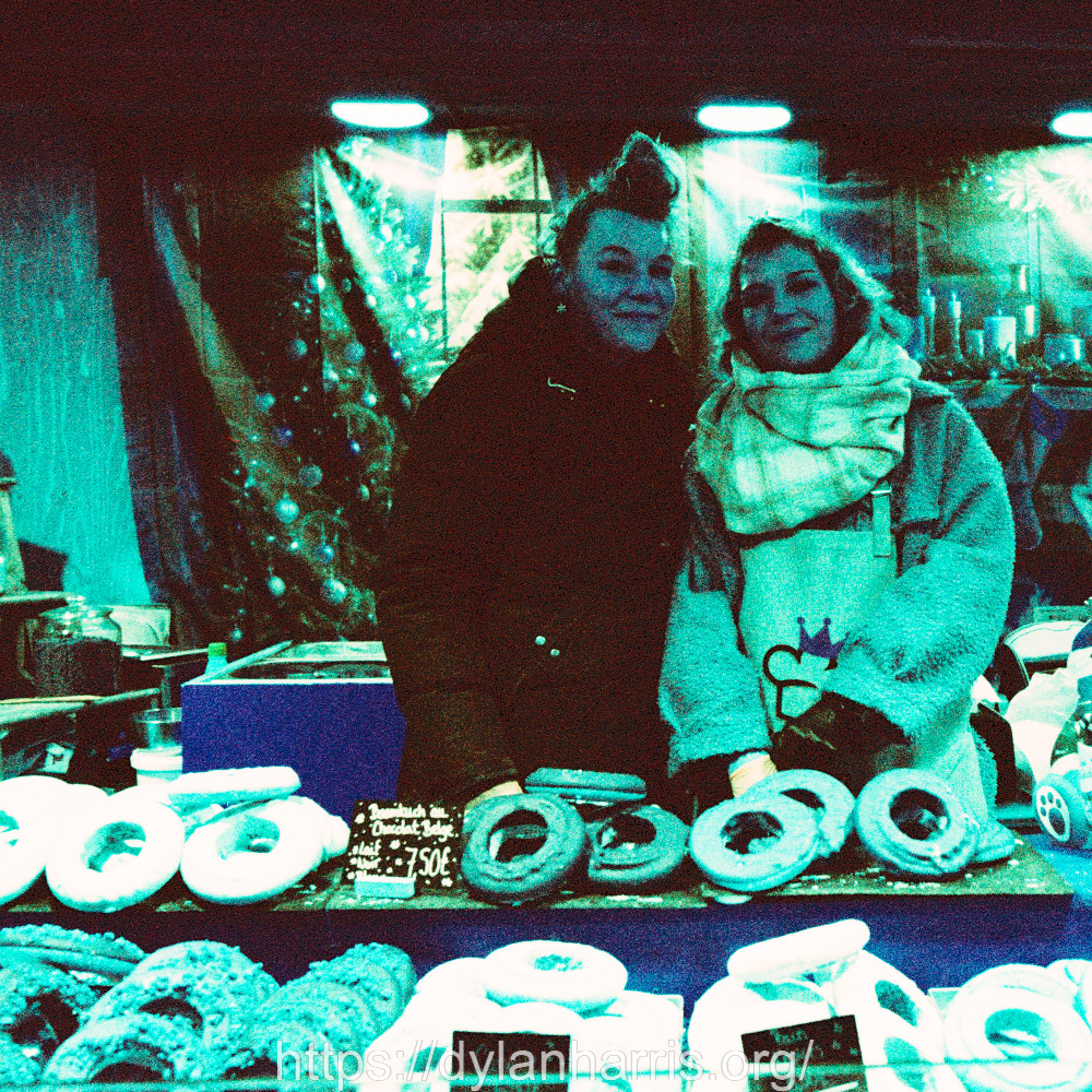 image: This is ‘christmas market (iii) 8’.