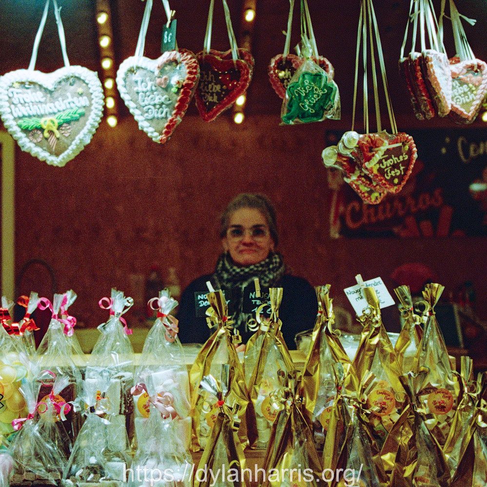 image: This is ‘christmas market (v) 1’.