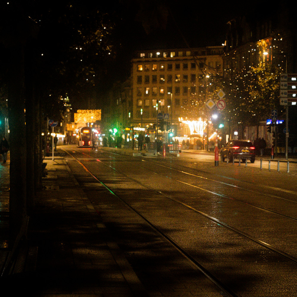 image: This is ‘
tram (ii) 5
’.