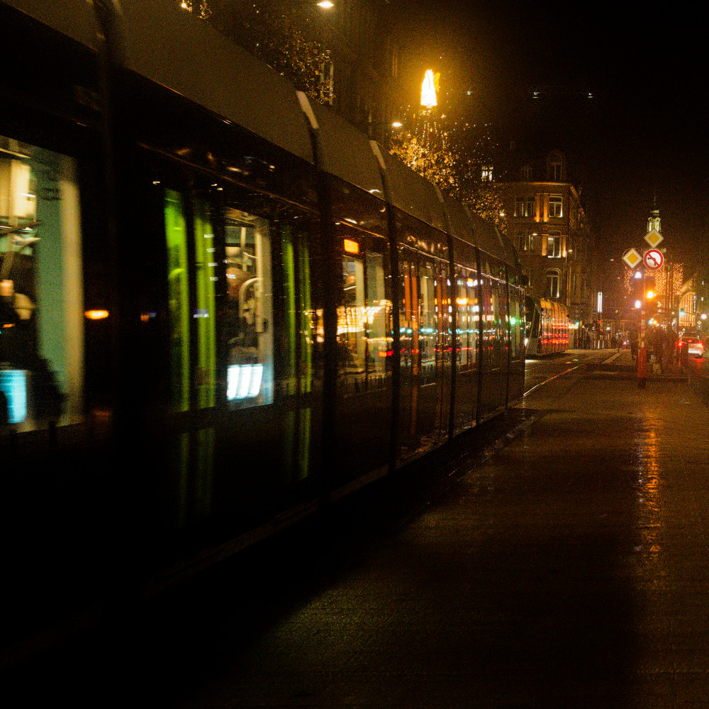image: This is ‘
tram (iii) 2
’.