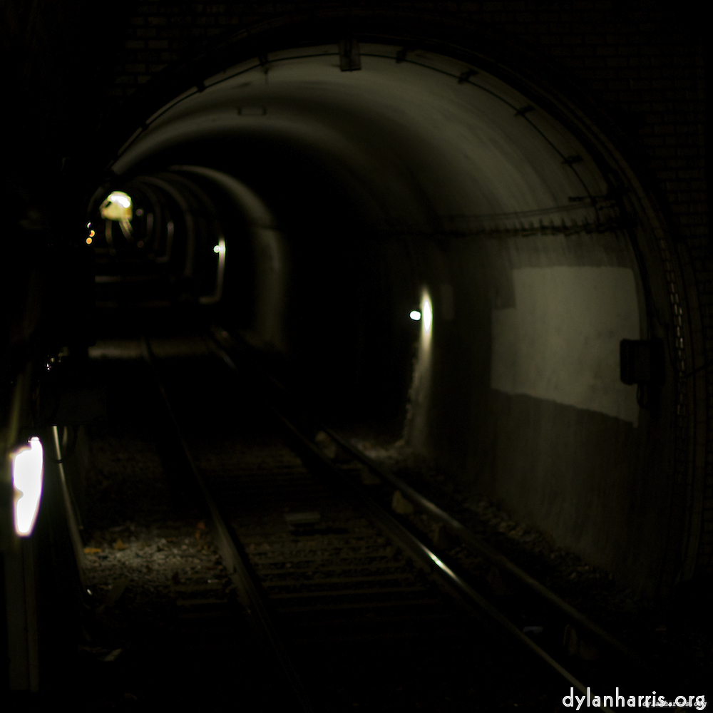 image: Heir ist ‘metro (iv) 4’.