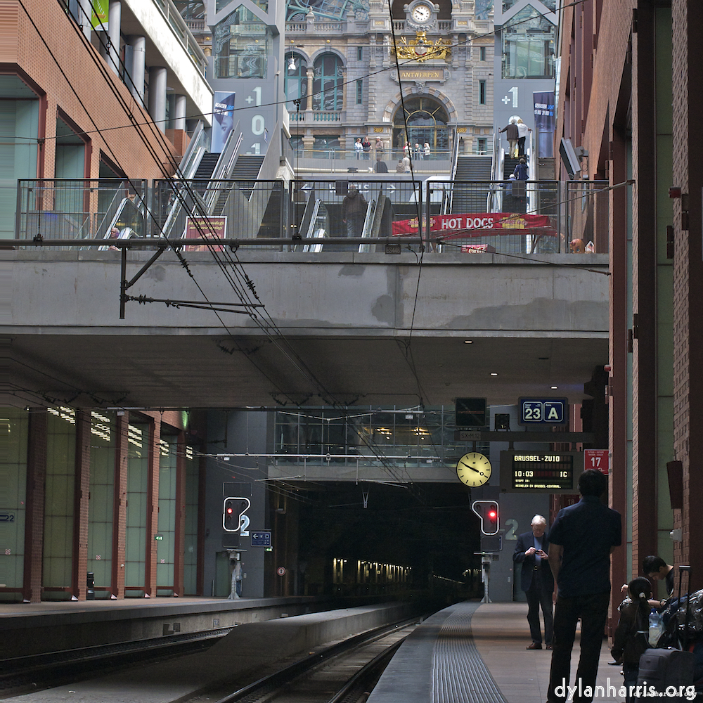 image: Voici ‘gare centrale anvers (ii) 3’.