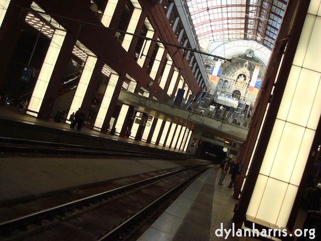 image: Antwerpen Centraal Cafe